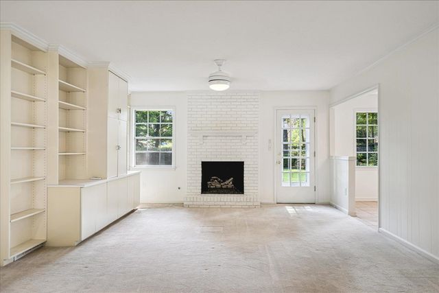 1656 E CHURCHILL DWNS, Germantown, TN 38138