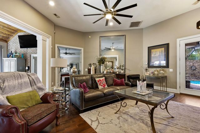 548 Oxbow Dr., Myrtle Beach, SC 29579