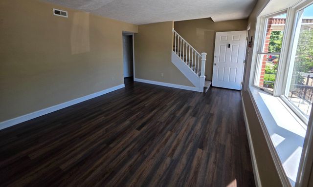916 HILLTOP DR, Woodstock, VA 22664