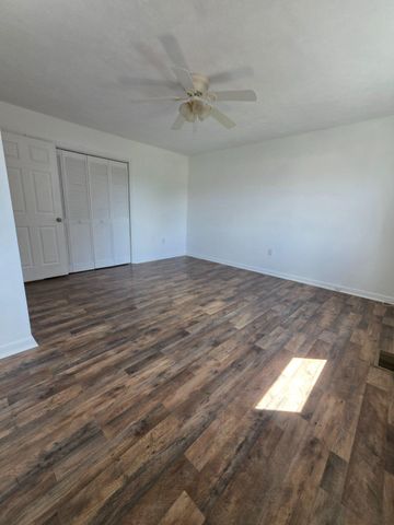 916 HILLTOP DR, Woodstock, VA 22664