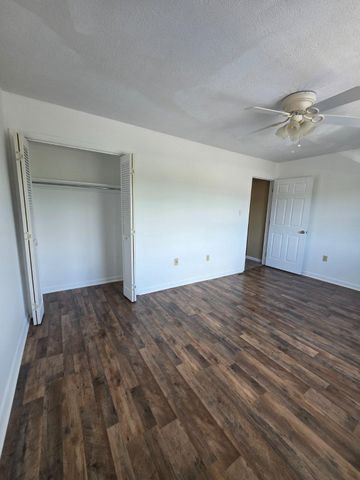 916 HILLTOP DR, Woodstock, VA 22664