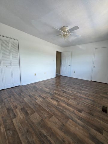 916 HILLTOP DR, Woodstock, VA 22664