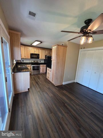 916 HILLTOP DR, Woodstock, VA 22664