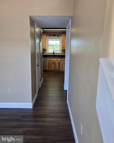 916 HILLTOP DR, Woodstock, VA 22664