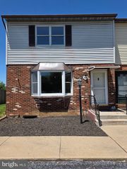 916 HILLTOP DR, Woodstock, VA 22664