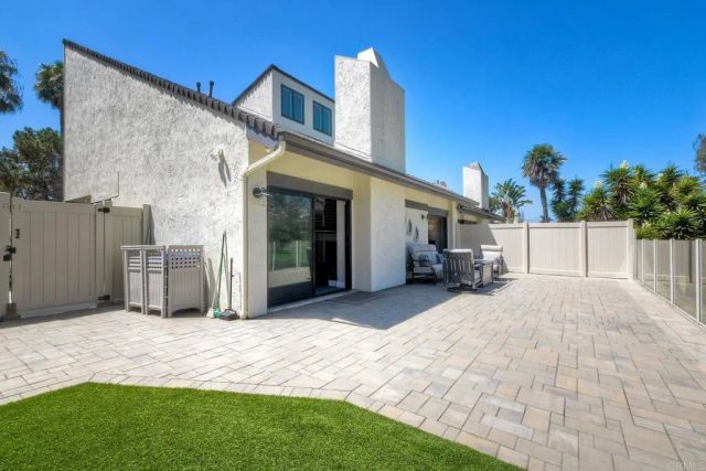 2339 Nicklaus Drive, Oceanside, CA 92056