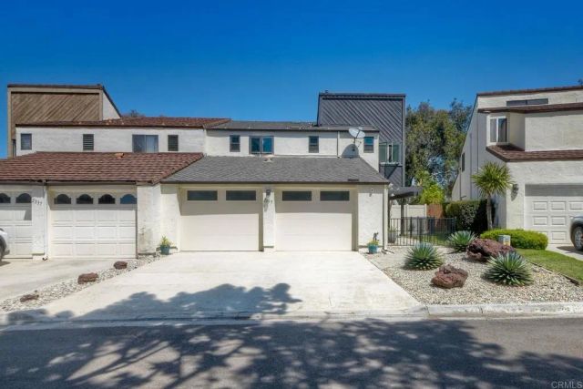 2339 Nicklaus Drive, Oceanside, CA 92056