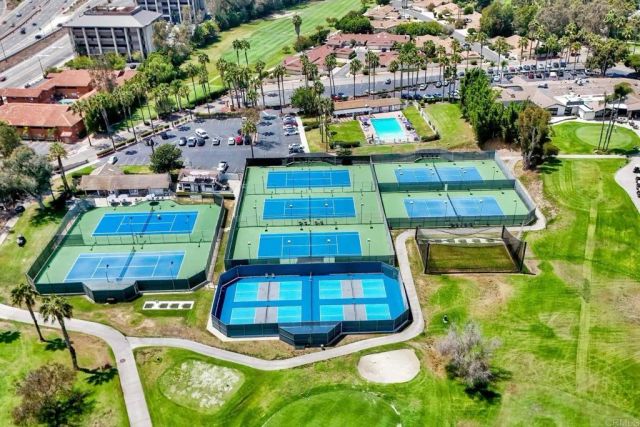2339 Nicklaus Drive, Oceanside, CA 92056