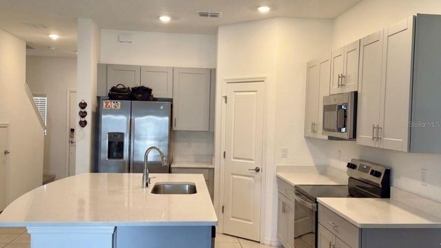 2994 CANARY AVENUE, Davenport, FL 33837
