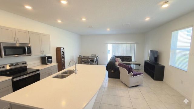 2994 CANARY AVENUE, Davenport, FL 33837