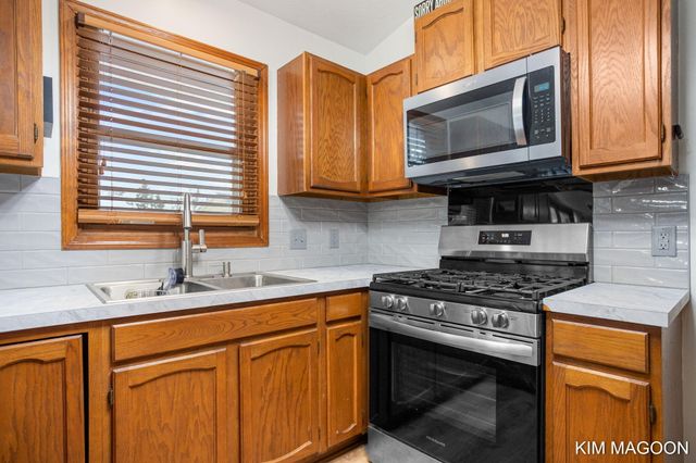 161 W 33rd Street, Holland City, MI 49423