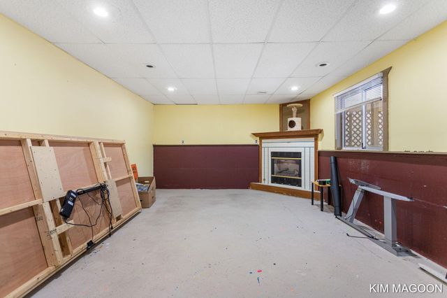 161 W 33rd Street, Holland City, MI 49423