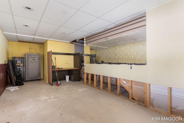 161 W 33rd Street, Holland City, MI 49423