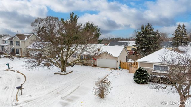 161 W 33rd Street, Holland City, MI 49423