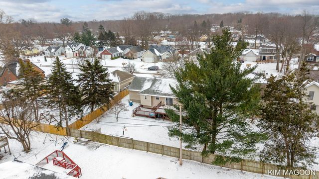 161 W 33rd Street, Holland City, MI 49423