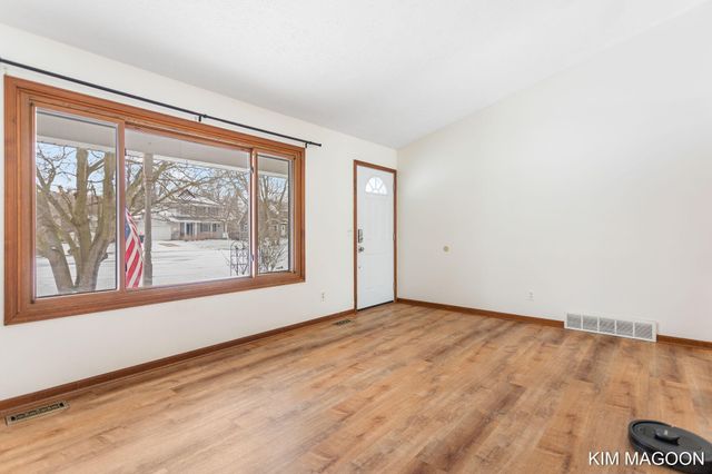 161 W 33rd Street, Holland City, MI 49423