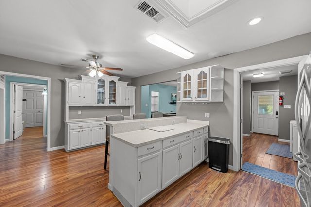 2815 Jack Johnson Boulevard, Galveston, TX 77550