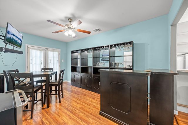 2815 Jack Johnson Boulevard, Galveston, TX 77550