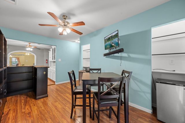 2815 Jack Johnson Boulevard, Galveston, TX 77550