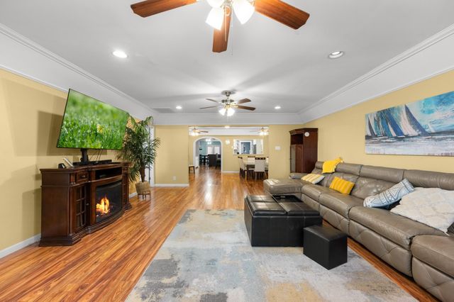 2815 Jack Johnson Boulevard, Galveston, TX 77550