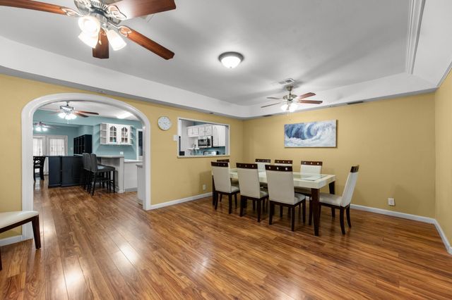 2815 Jack Johnson Boulevard, Galveston, TX 77550