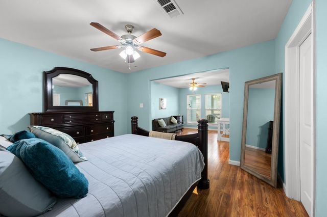 2815 Jack Johnson Boulevard, Galveston, TX 77550