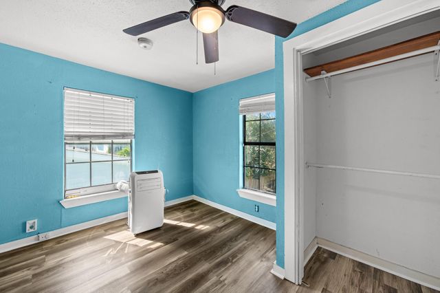 2815 Jack Johnson Boulevard, Galveston, TX 77550