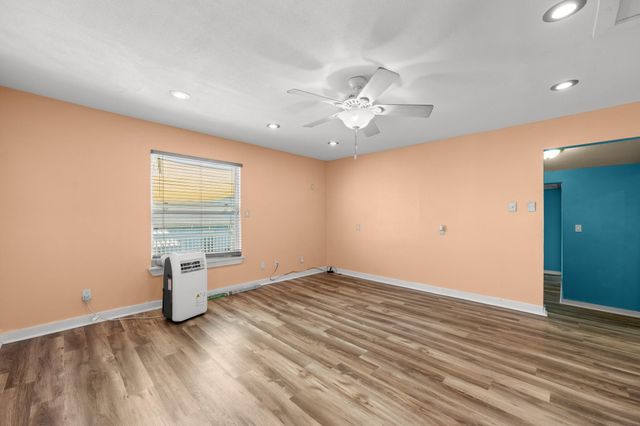 2815 Jack Johnson Boulevard, Galveston, TX 77550