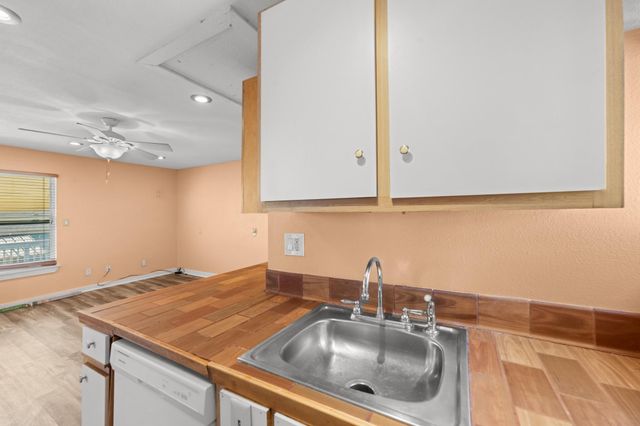 2815 Jack Johnson Boulevard, Galveston, TX 77550