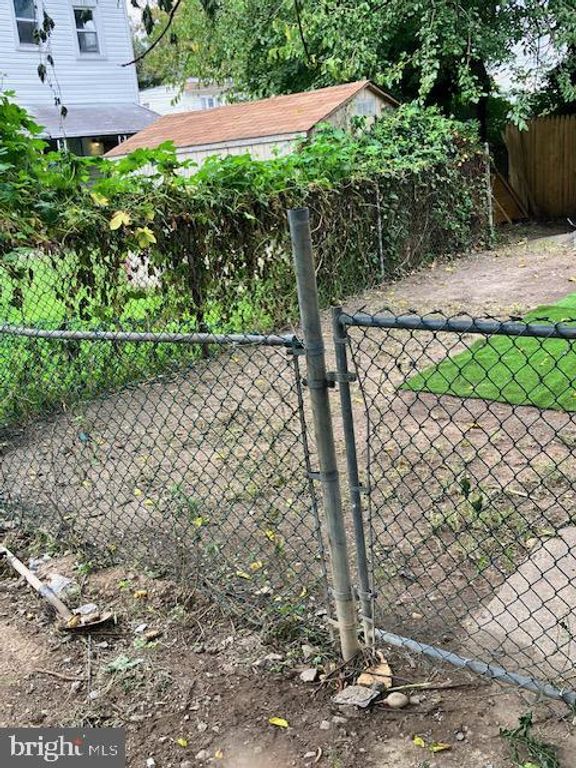 8 LANSING ALY, TRENTON, NJ 08638 — photo 5