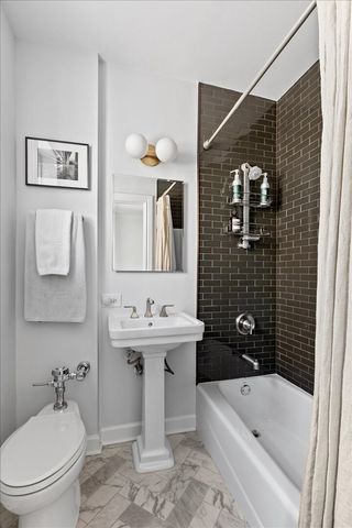 609 W Stratford Place 7C, Chicago, IL 60657