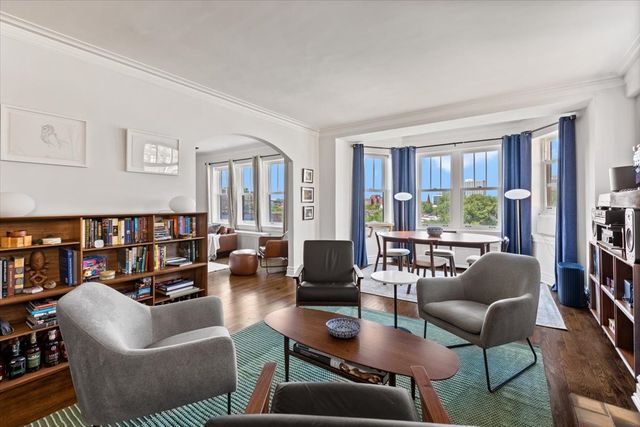 609 W Stratford Place 7C, Chicago, IL 60657
