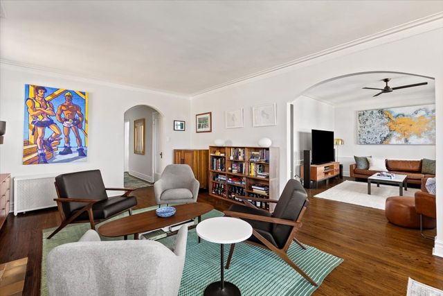 609 W Stratford Place 7C, Chicago, IL 60657