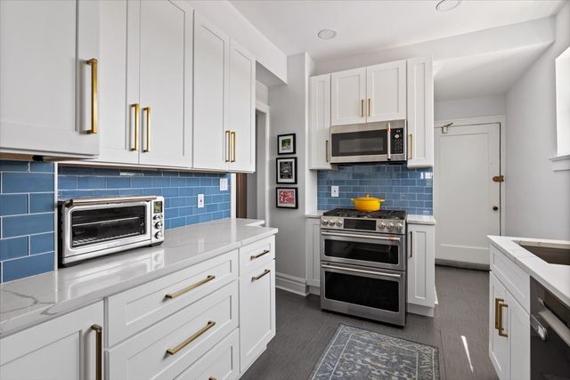 609 W Stratford Place 7C, Chicago, IL 60657