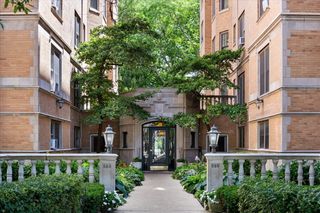 609 W Stratford Place 7C, Chicago, IL 60657