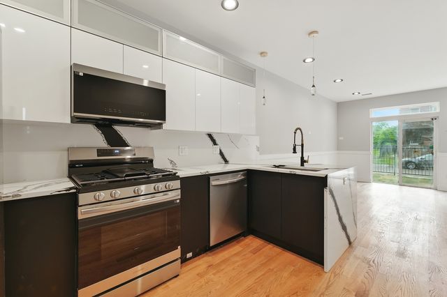 6327 S Langley Avenue 2, Chicago, IL 60637