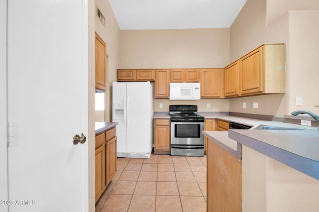 8544 W Cherry Hills Drive, Peoria, AZ 85345