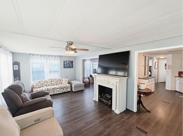 108 N TIMBER TRAIL, Wildwood, FL 34785