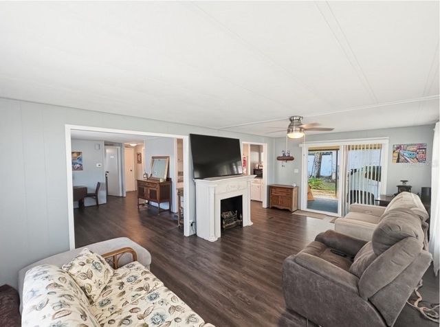 108 N TIMBER TRAIL, Wildwood, FL 34785