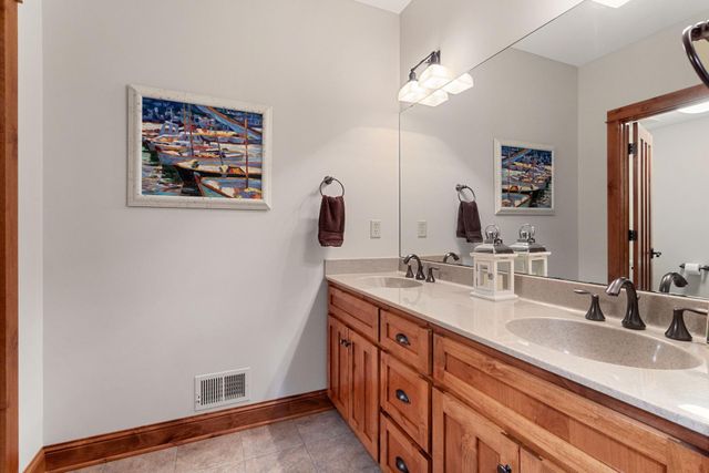 1941 Paris Bay N, Stillwater, MN 55082