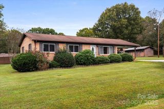 312 Hazelwood Circle, Statesville, NC 28625