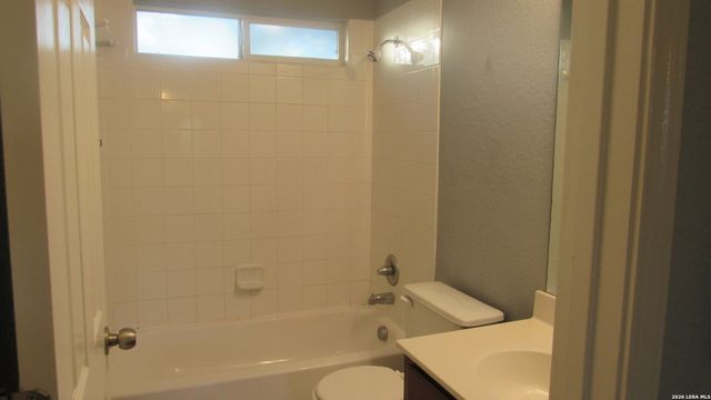 701 Hollow Rdg, Schertz, TX 78108