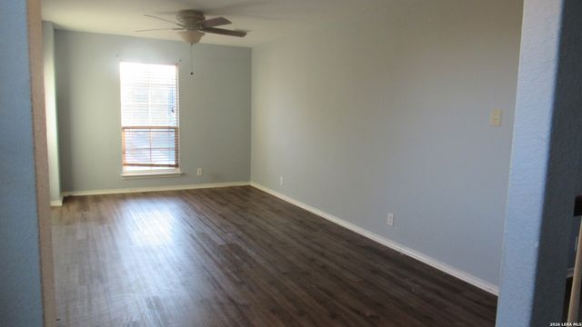 701 Hollow Rdg, Schertz, TX 78108