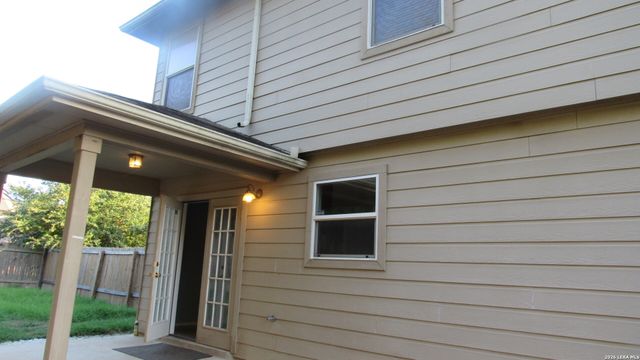 701 Hollow Rdg, Schertz, TX 78108