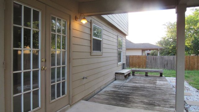 701 Hollow Rdg, Schertz, TX 78108