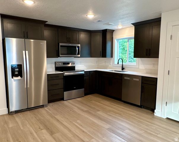 1167 S HAIGHT CREEK DR, Kaysville, UT 84037