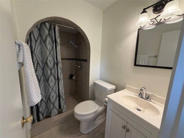 1332 Cherry Hill Lane, Lewisville, TX 75067
