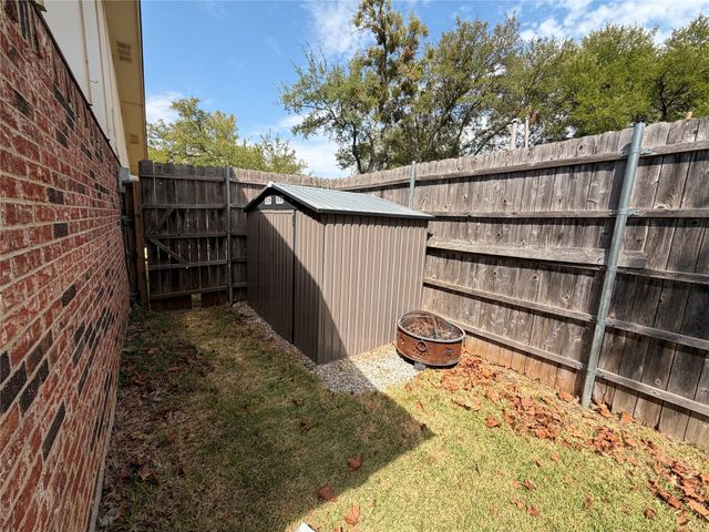 1332 Cherry Hill Lane, Lewisville, TX 75067