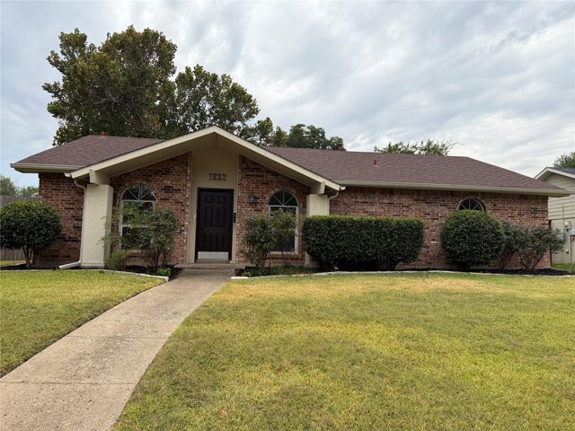 1332 Cherry Hill Lane, Lewisville, TX 75067