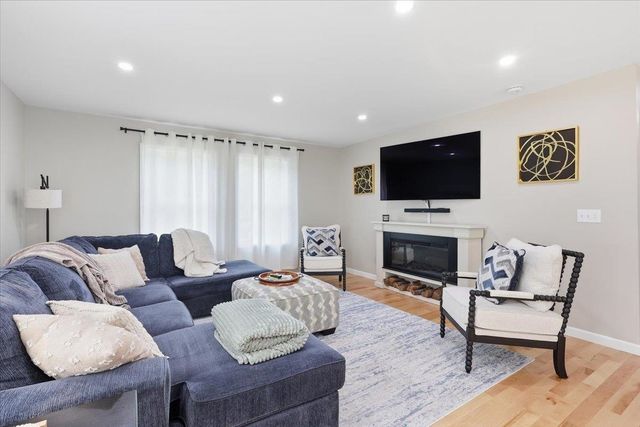 61 Grey Meadow Drive, Burlington, VT 05408